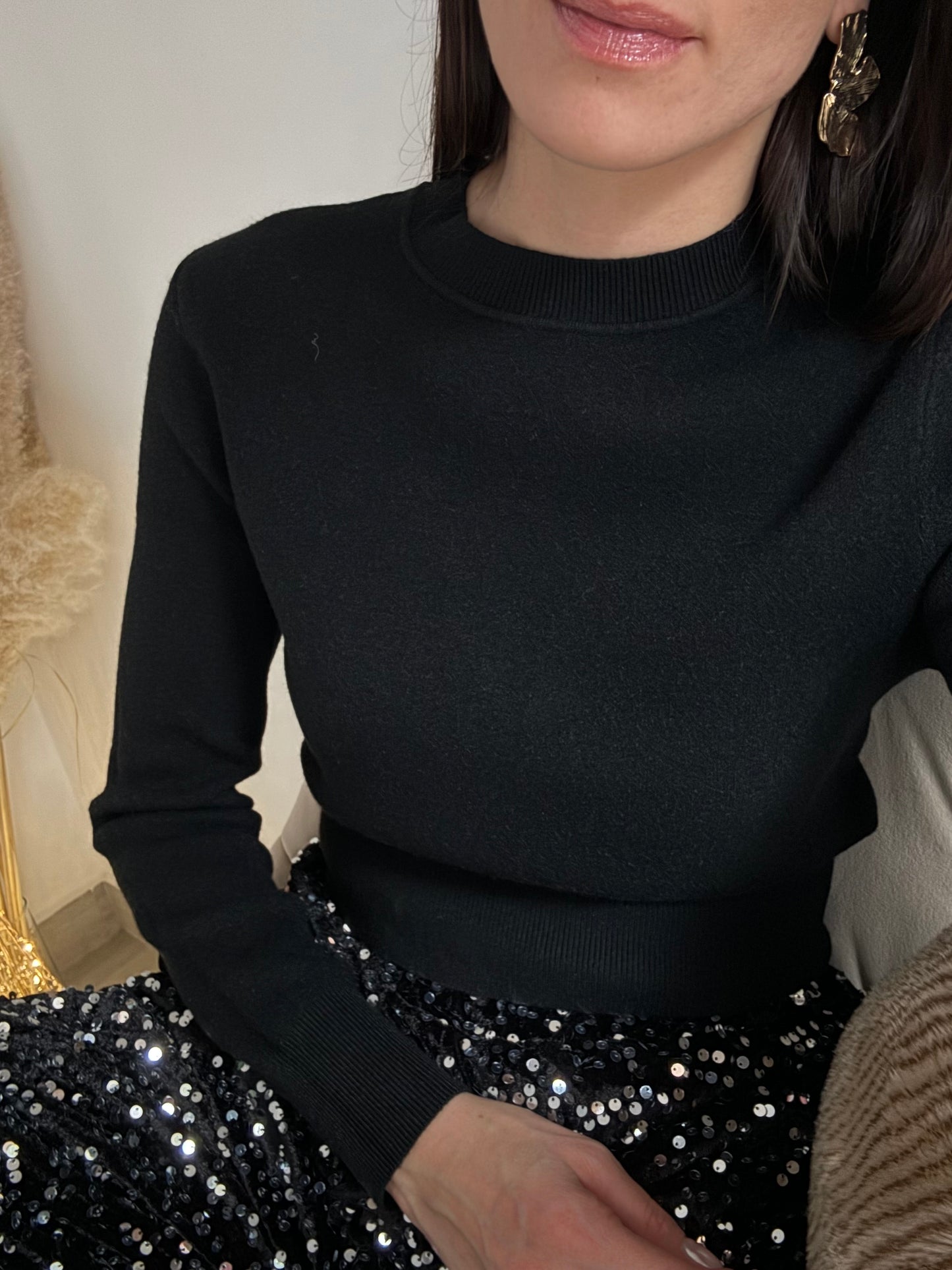 MAGLIONE IN FILO GIROCOLLO NERO